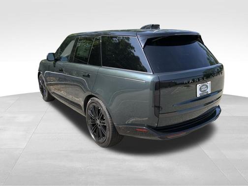 2025 Land Rover Range Rover P530 SE