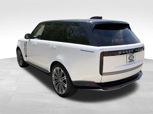 2025 Land Rover Range Rover P530 SE