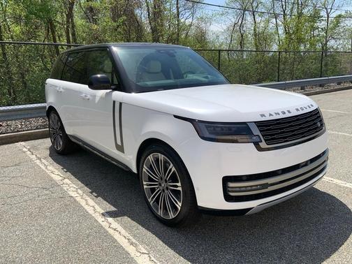 2025 Land Rover Range Rover P530 SE