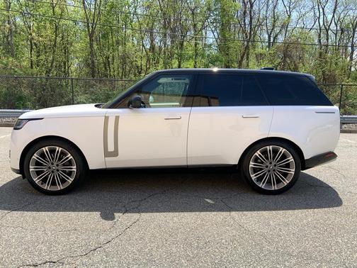 2025 Land Rover Range Rover P530 SE