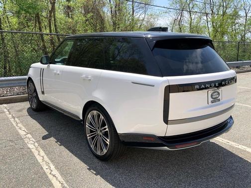 2025 Land Rover Range Rover P530 SE