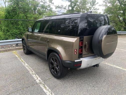 2024 Land Rover Defender P300