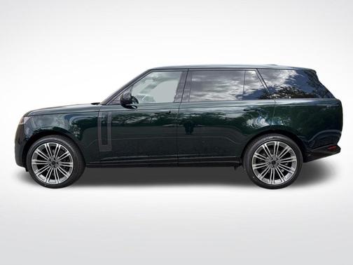 British Racing Green 2026 Land Rover Range Rover P400 SE 7 Seat
