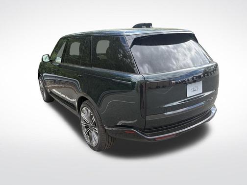 British Racing Green 2026 Land Rover Range Rover P400 SE 7 Seat
