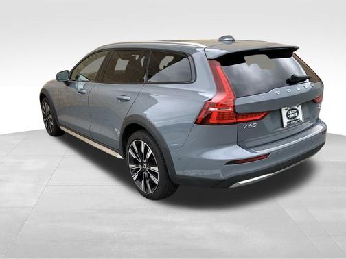 2023 Volvo V60 Cross Country B5 Ultimate