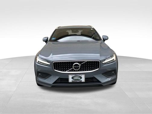 2023 Volvo V60 Cross Country B5 Ultimate