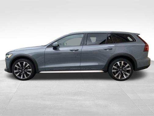 2023 Volvo V60 Cross Country B5 Ultimate
