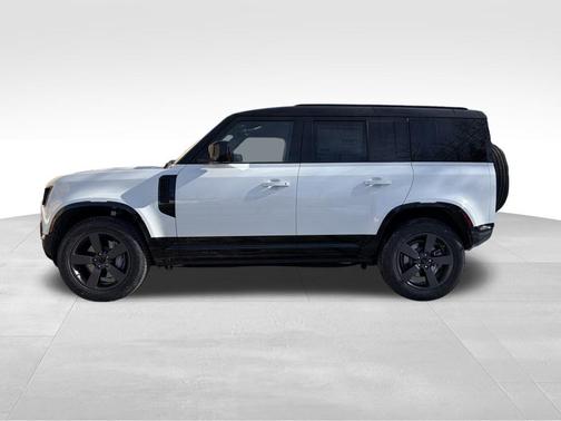 2026 Land Rover Defender 110 X-Dynamic SE
