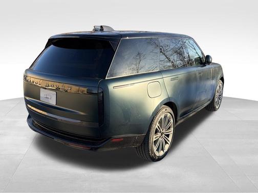 2026 Land Rover Range Rover P530 SE