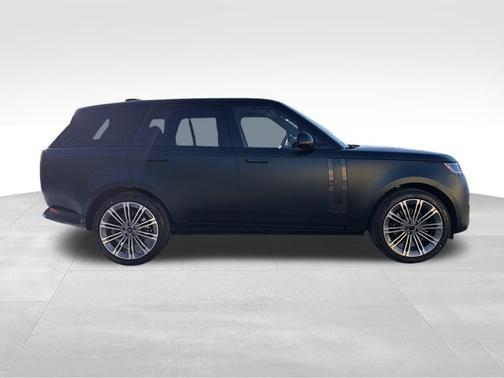 2026 Land Rover Range Rover P530 SE