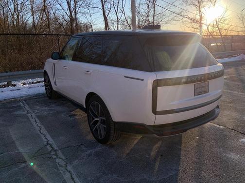 2024 Land Rover Range Rover P530 SE
