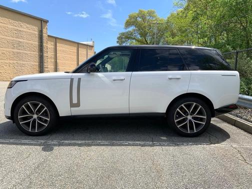 2024 Land Rover Range Rover P530 SE