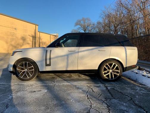 2024 Land Rover Range Rover P530 SE