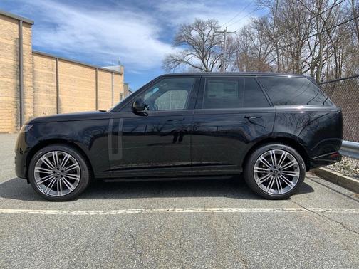 2025 Land Rover Range Rover P400 SE