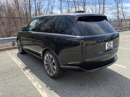 2025 Land Rover Range Rover P400 SE