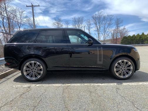 2025 Land Rover Range Rover P400 SE
