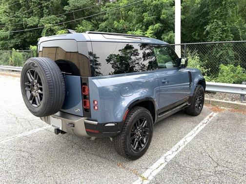 2022 Land Rover Defender 90 X-Dynamic S