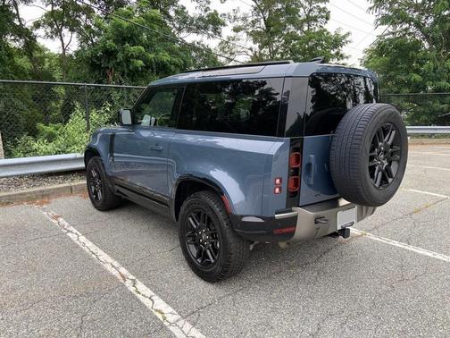 2022 Land Rover Defender 90 X-Dynamic S