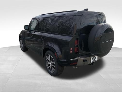 2025 Land Rover Defender P400 X-Dynamic SE