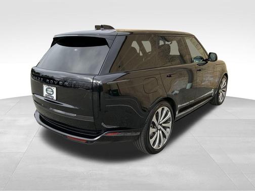 2025 Land Rover Range Rover P400 SE