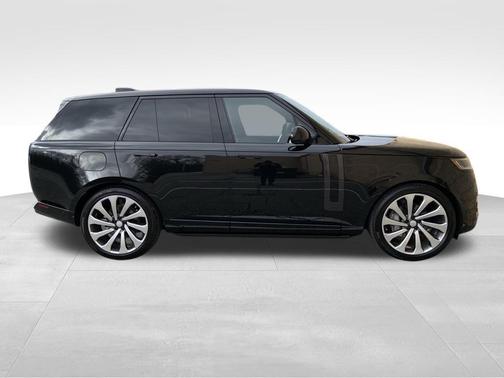 2025 Land Rover Range Rover P400 SE