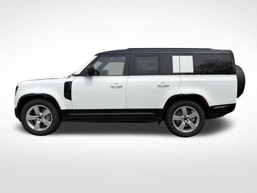 Fuji White 2026 Land Rover Defender P400 X-Dynamic SE