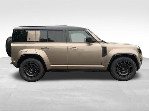 2025 Land Rover Defender V8