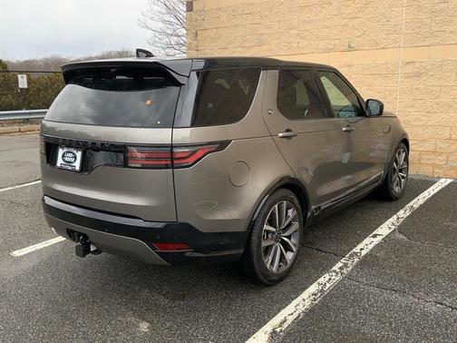 2025 Land Rover Discovery P360 Dynamic SE