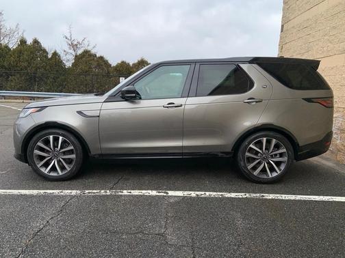 2025 Land Rover Discovery P360 Dynamic SE