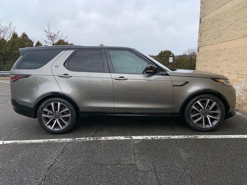 2025 Land Rover Discovery P360 Dynamic SE