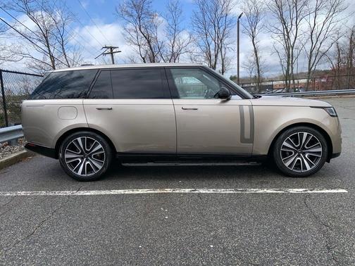 2025 Land Rover Range Rover P530 SE 7 Seat