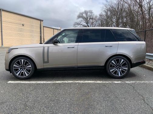 2025 Land Rover Range Rover P530 SE 7 Seat