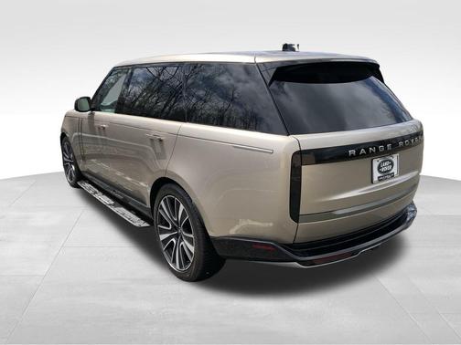 2025 Land Rover Range Rover P530 SE 7 Seat