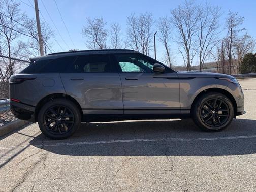 2026 Land Rover Range Rover Velar Dynamic SE