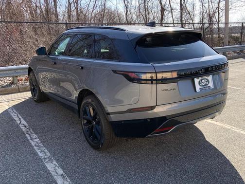 2026 Land Rover Range Rover Velar Dynamic SE