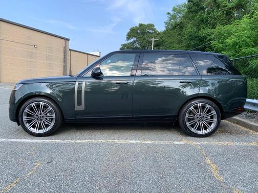2025 Land Rover Range Rover P400 SE 7 Seat