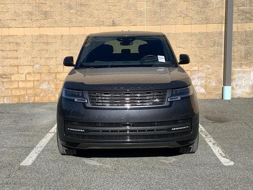 2025 Land Rover Range Rover P530 SE