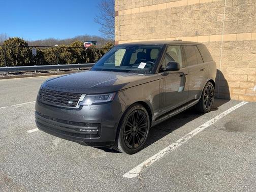 2025 Land Rover Range Rover P530 SE
