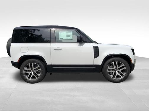 2025 Land Rover Defender P400 X-Dynamic SE