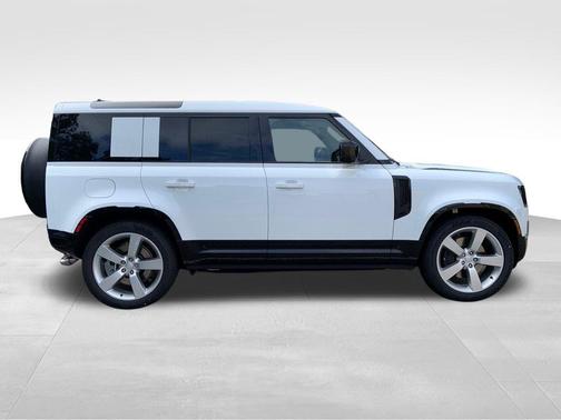 2025 Land Rover Defender P500 X-Dynamic SE
