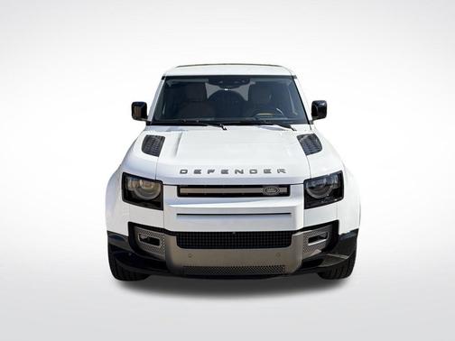 Fuji White 2025 Land Rover Defender P500 X-Dynamic SE