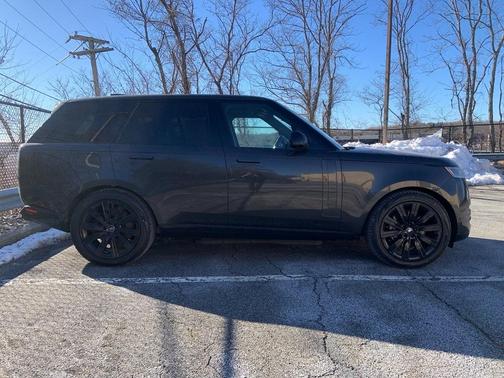 2025 Land Rover Range Rover P550e SE
