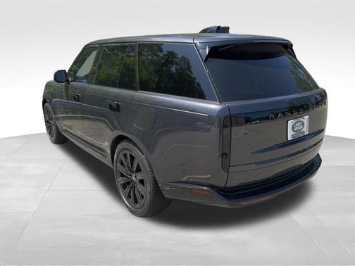 2025 Land Rover Range Rover P550e SE