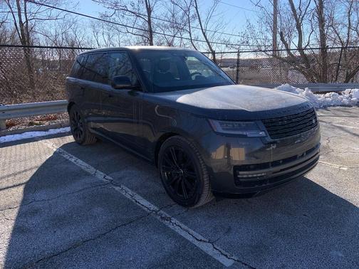 2025 Land Rover Range Rover P550e SE