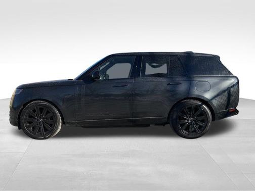 2025 Land Rover Range Rover P550e SE