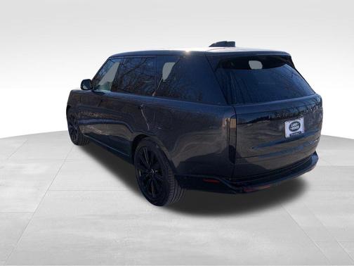 2025 Land Rover Range Rover P550e SE