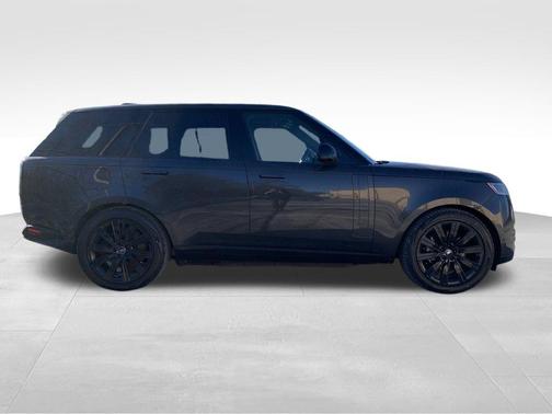 2025 Land Rover Range Rover P550e SE