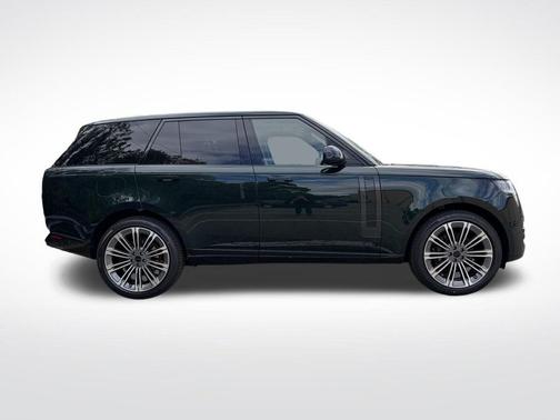 British Racing Green 2026 Land Rover Range Rover P400 SE