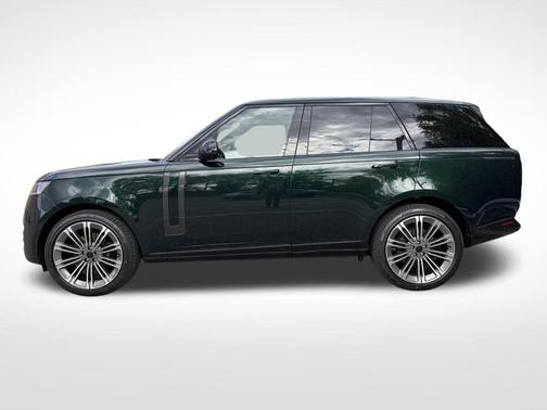 British Racing Green 2026 Land Rover Range Rover P400 SE