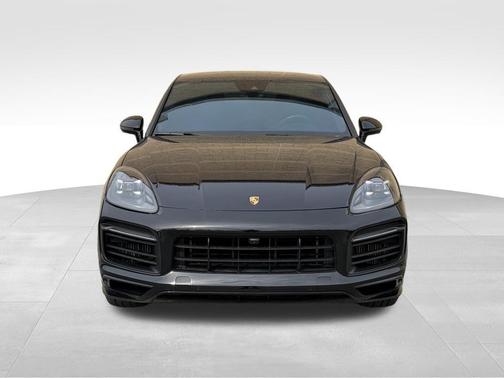 Jet Black Metallic 2022 Porsche Cayenne GTS